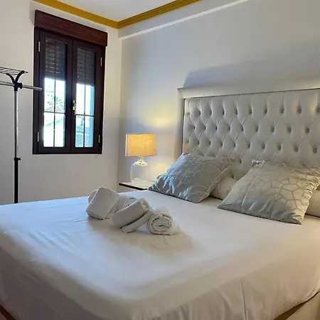 La Puerta De La Mezquita *